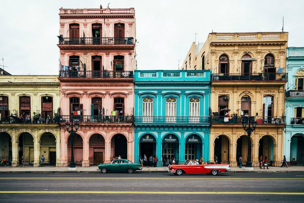 Ve-may-bay-di-Havana-Cuba-10-10-2018