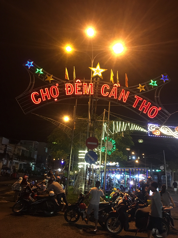 Chợ đêm Trần Phú