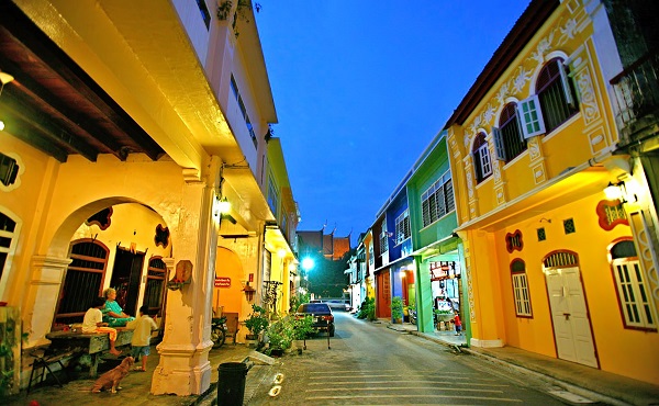 Phố cổ Old Town Phuket - Quá khứ vàng son của Phuket